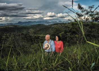 /VIDEO/ ISTINSKO ČUDO SLAVNOG BRAZILSKOG FOTOGRAFA: Zasadio je više od 2 miliona stabala i opustošenu zemlju pretvorio u PRELEPU I BUJNU PRAŠUMU!