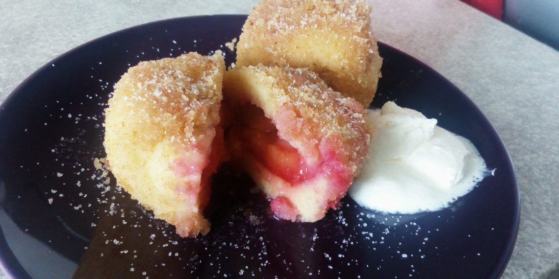 EVO KAKO DA NAPRAVITE KNEDLE OMILJENU POSLASTICU NAŠIH BAKA