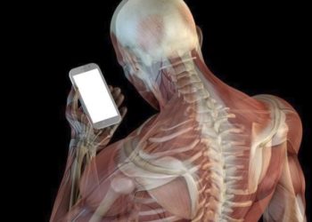 /VIDEO/ ALARMATNO! LJUDIMA POČELI DA RASTU KOŠTANI ŠILJCI IZNAD VRATA: Intenzivna upotreba moderne tehnologije TRANSFORMIŠE NAŠA TELA?!