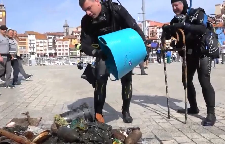 /VIDEO/ NULA PLASTIKE: Ovako su povodom Dana okeana, volonteri čistili od otpada rezervat Urdaibai na severu Španije!