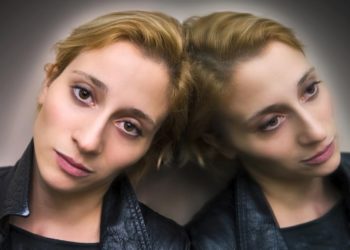 PODSEĆANJE NA BESKOMPROMISNU BUNTOVICU! VANJA EJDUS je spisateljica Biljana Jovanović u drami “JESTE LI ZA BEZBEDNOST”