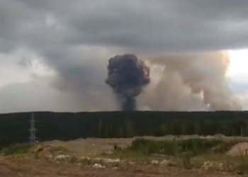 /VIDEO/ATOMSKA EKSPLOZIJA USRED SIBIRA?! Dok je pakleni požar gutao sladište oružja, nad horizontom se NADVILA ZLOGLASNA PEČURKA!