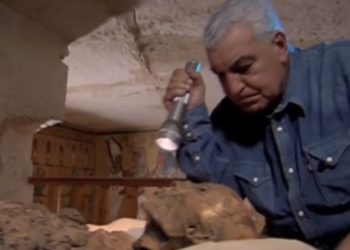 /VIDEO/ STRAH OD TUTANKAMONOVE KLETVE NE PROLAZI! ARHEOLOZI UPOZORAVAJU: Ne dirajte faraonovu mumiju, OPASNO JE!