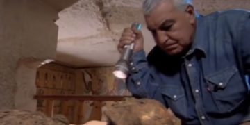 /VIDEO/ STRAH OD TUTANKAMONOVE KLETVE NE PROLAZI! ARHEOLOZI UPOZORAVAJU: Ne dirajte faraonovu mumiju, OPASNO JE!