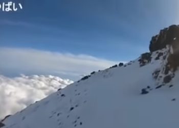 UŽAS! PLANINAR SNIMIO SOPSTVENU SMRT: Kada je nadomak vrha izustio da je sve prekriveno ledom, učinio je FATALNU GREŠKU, KAMERA JE PRENOSILA POSLEDNJE TRENUTKE