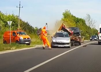 LUDA SREĆA, ŠTA JE DRUGO? Radnik na putu za dlaku izbegao BIZARNU SMRT, katapultiran u nesreći OGROMAN CIRKULAR LETEO JE PRAVO PREMA NJEGOVOJ GLAVI!