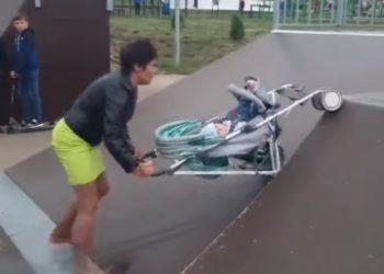 KEVA IZ PAKLA! Mrtva pijana zamalo da ubije svoju bebu na rampi za skejtbord, po dolasku policije branila se: POPILA SAM SAMO DVA LITRA PIVA?!