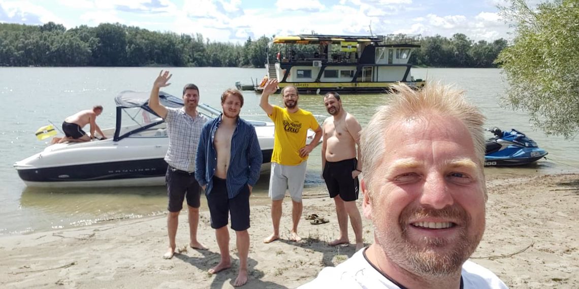 ŽIVI I PUSTI DRUGE DA ŽIVE: Stvorena na ničijoj zemlji, samoproglašena država LIBERLAND NEKOM LIČI NA UTOPIJU, ali predsednik Jedlička se NE OSVRĆE NA PRIMEDBE, ON IMA PLAN!