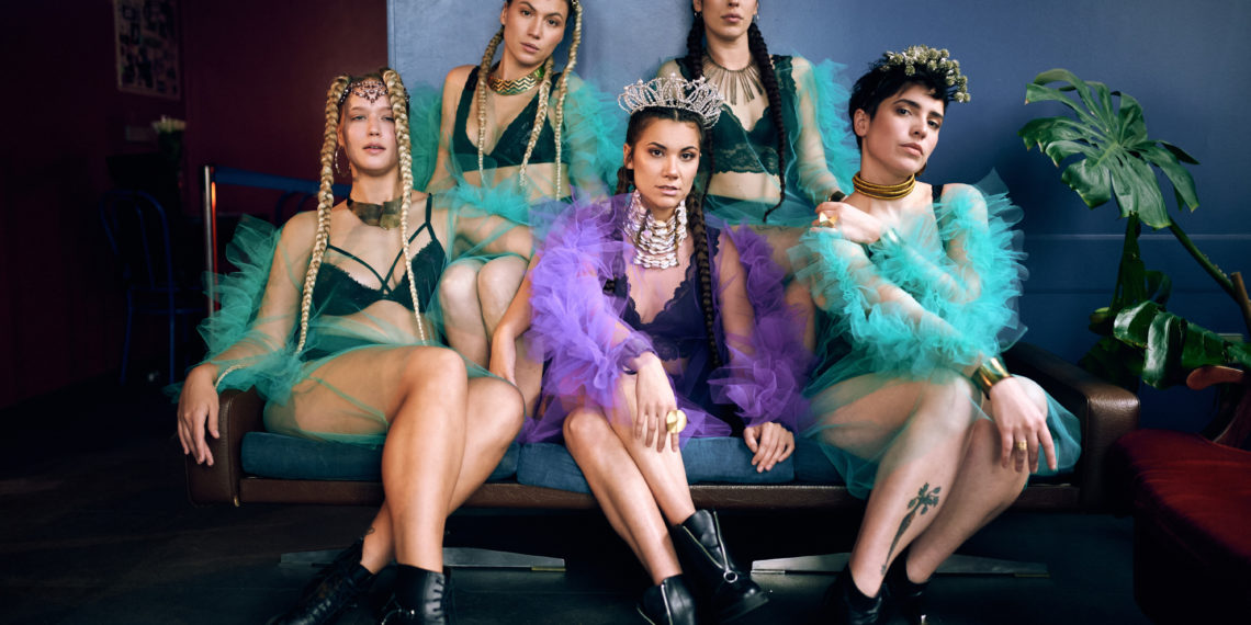 HOT, HOT! AKLEA NEON JE NOVA MUZIČKA ZVEZDA REGIONA: „Shika, shika“, je njena bombastična elektronska magija sa afro motivima, lepo za slušanje ALI I GLEDANJE?!