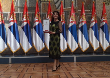 PRIMADONA JADRANKA JOVANOVIĆ: Optimista sam po volji, a pesimista po intelektu, sve što nam je dato moramo savladati voljom i saznanjem DA SMO ŽIVI I DA SE RADUJEMO ŽIVOTU!