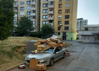 DO GUŠE U SMEĆU! Ovako su građani Sarajeva naučili pameti bahatog vozača, zbog blokiranja kontejnera ubrzo je DOBIO LEKCIJU KOJU ĆE DUGO PAMTITI