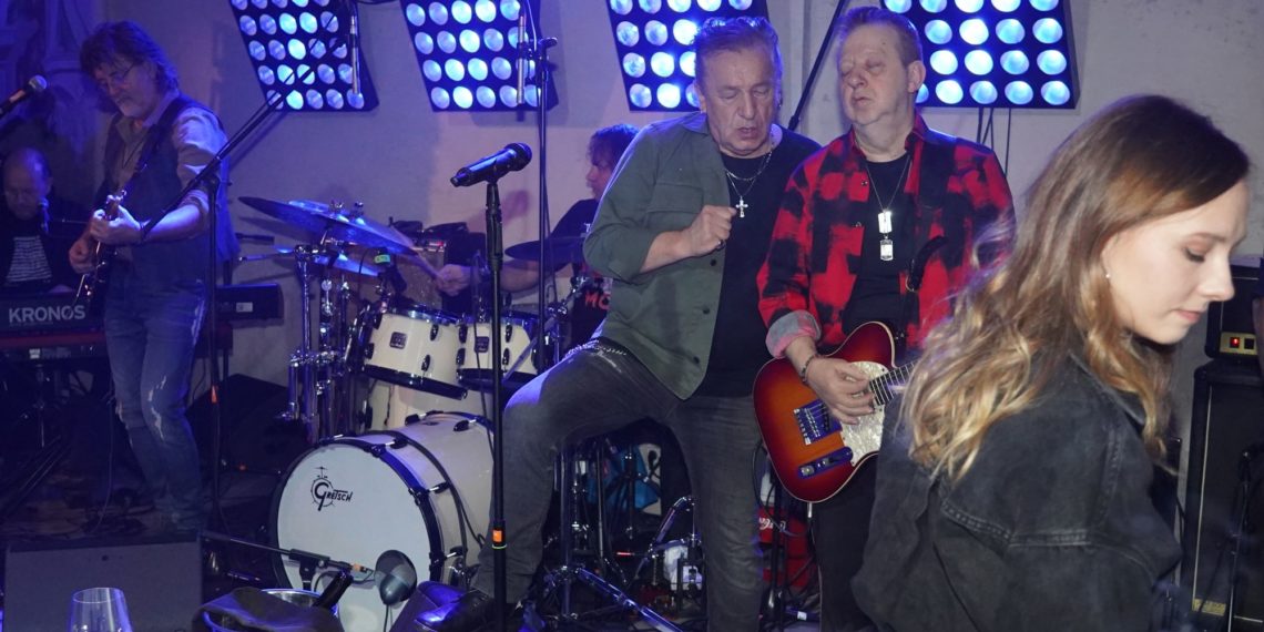 PRLJAVO KAZALIŠTE POSLE SEDAM GODINA ZASVIRALO U BEOGRADU! Dorćoleta pretesna, sva mesta rasprodata u rekordnom roku!