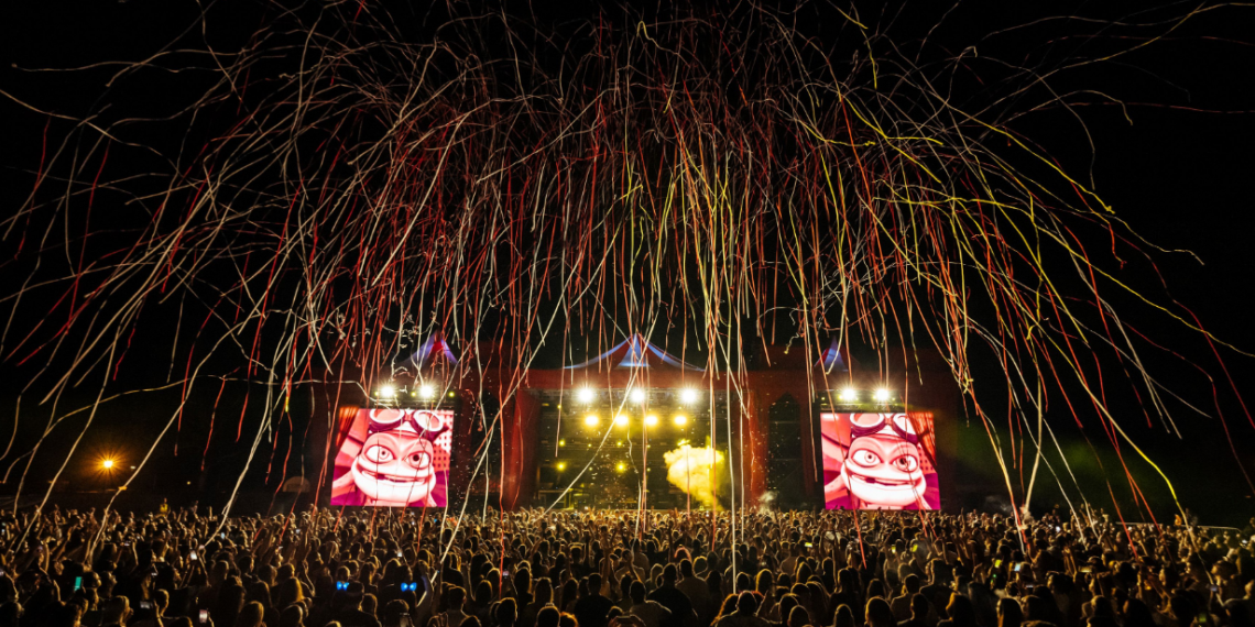 BRAVO FESTIVAL VRAĆA NAS NA POČETAK MILENIJUMA! Podno kalemegdanskog bedema poslednjeg dana fešte TREBALO JE DA PEVA SPECIJALNI GOST! (FOTO)