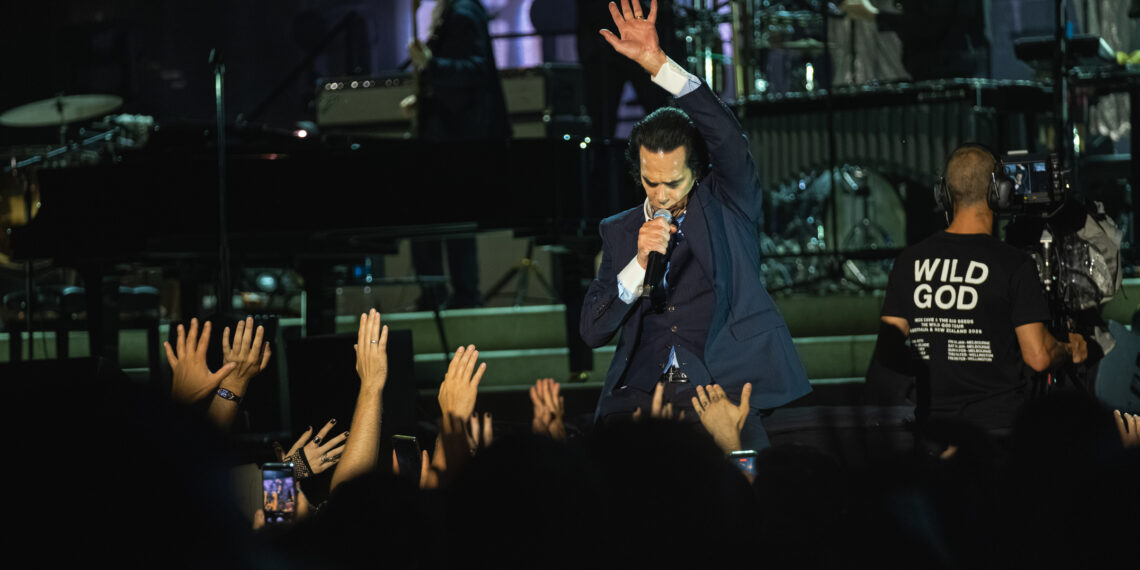 MAGIČNA PROPOVED PRED VIŠE OD 10.000 LJUDI! NICK CAVE & THE BAD SEEDS podno Kalemegdana održali koncert za pamćenje